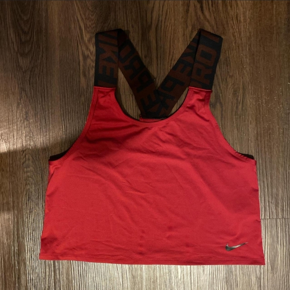 Nike pro tank barely worn